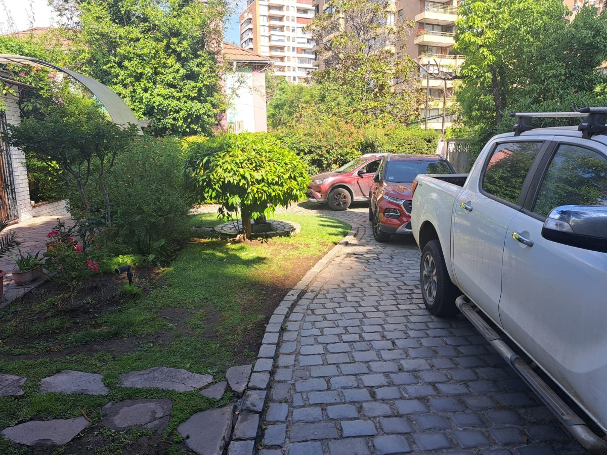Casa antigua NO 5D 3B 6E 1Bd Metro Manquehue - Las Condes