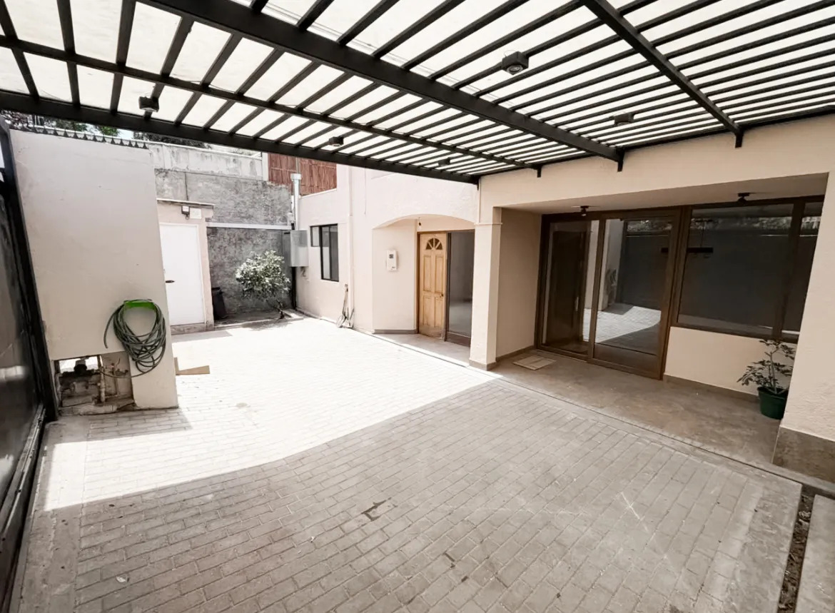 Venta Casa 3D y 2B + servicio Los Dominicos - Las Condes