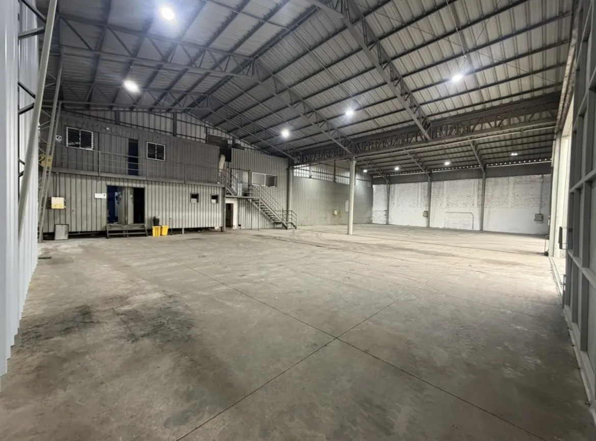 Arriendo Galp&oacute;n Industrial 1000 m2 San Ignacio - Quilicura