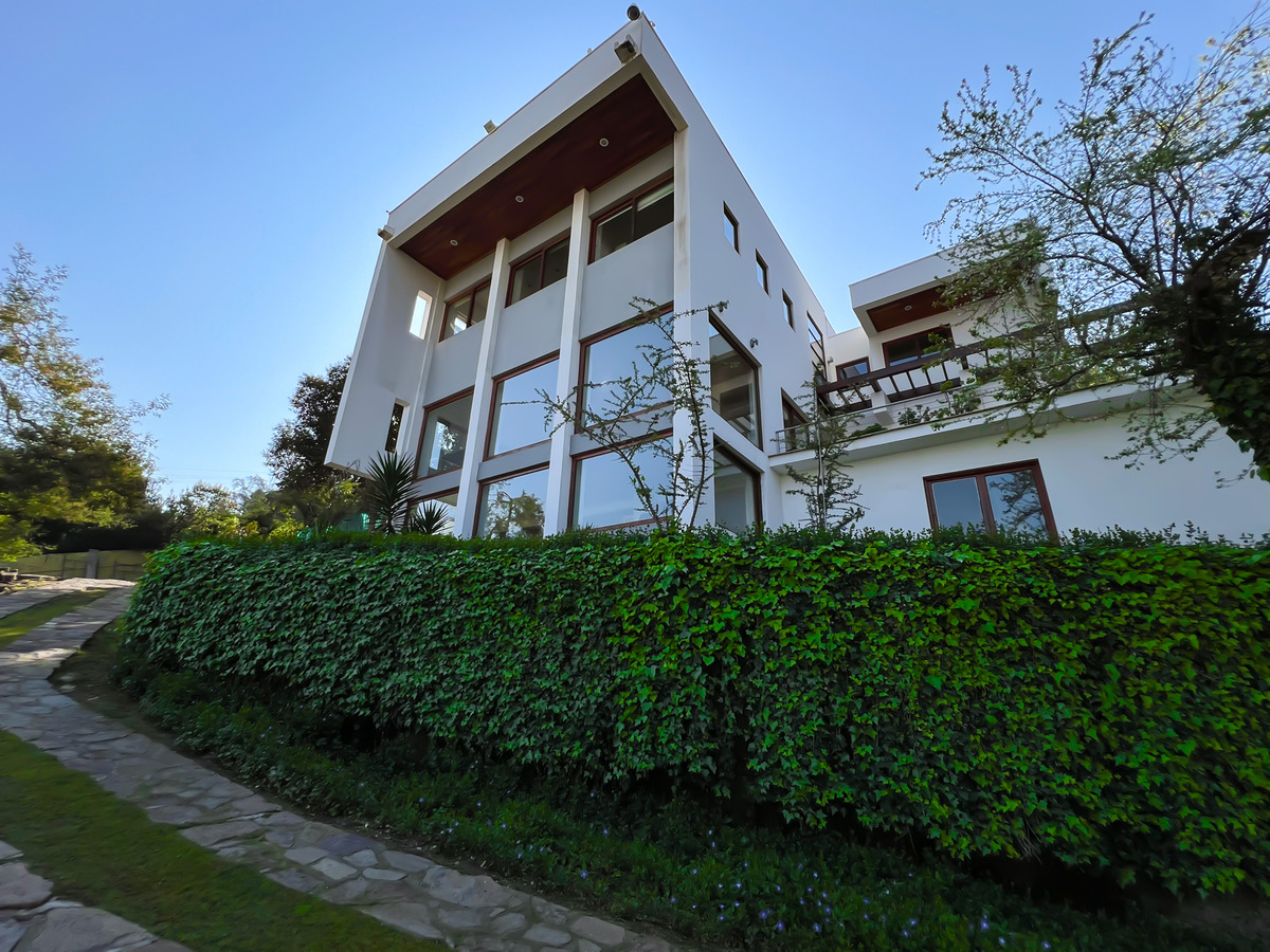 Venta Casa S 5D 4B 1B Lo Curro - Vitacura