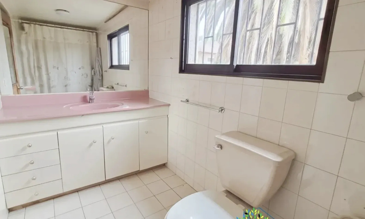 Venta Casa 7D 6B 3E Los Dominicos - Las Condes