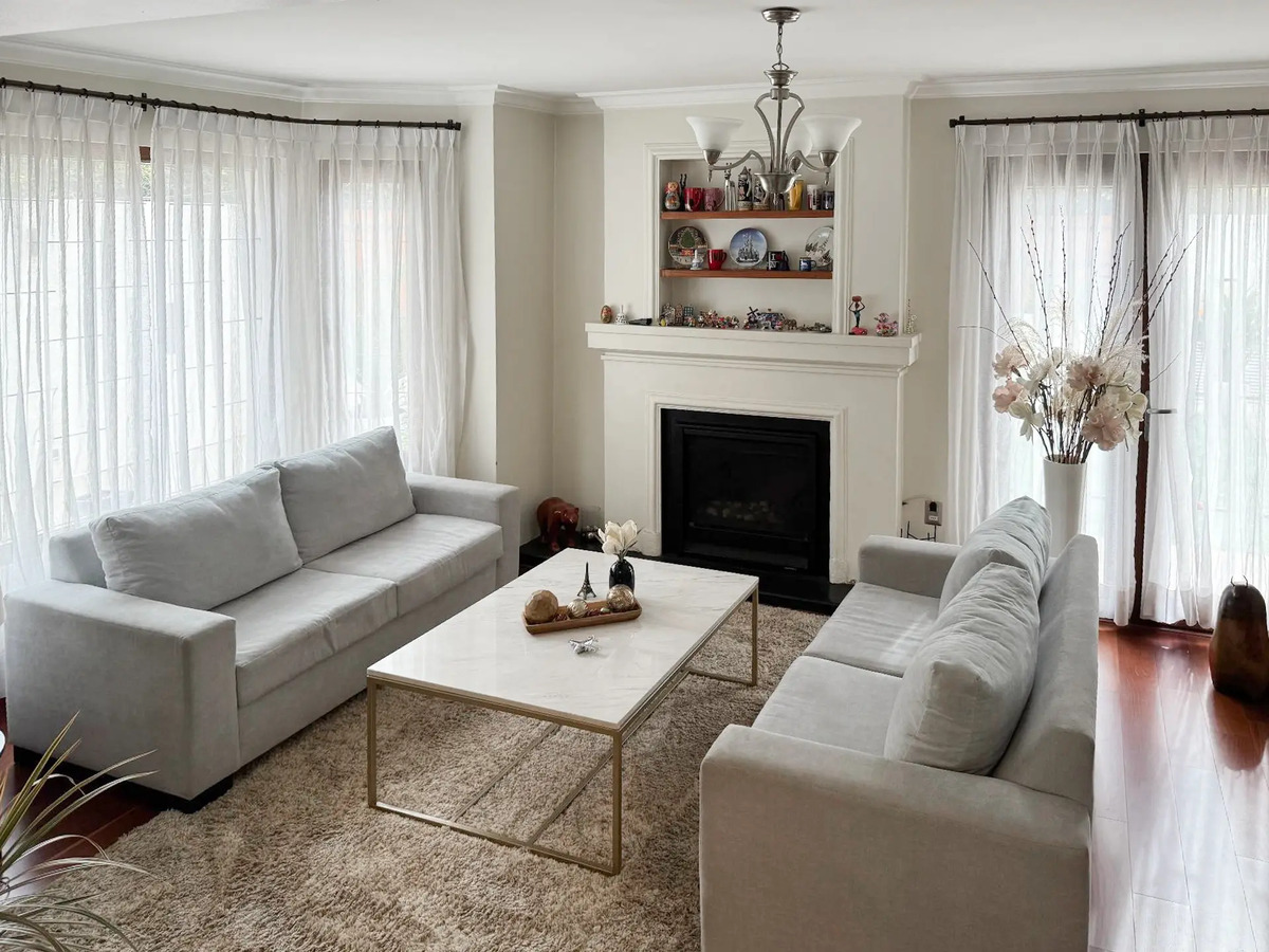 Venta Casa remodelada de 4D y 4B, &Ntilde;u&ntilde;oa 