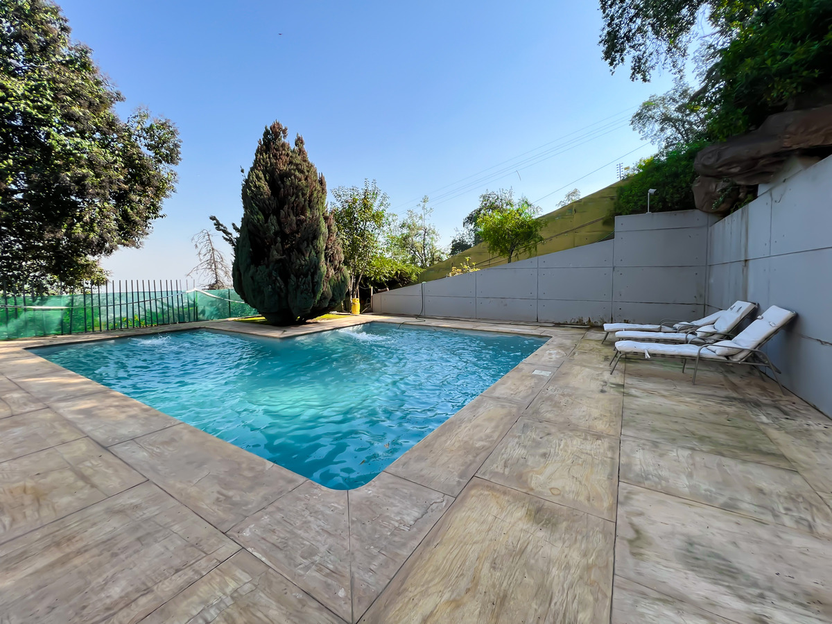 Venta Casa S 5D 4B 1B Lo Curro - Vitacura