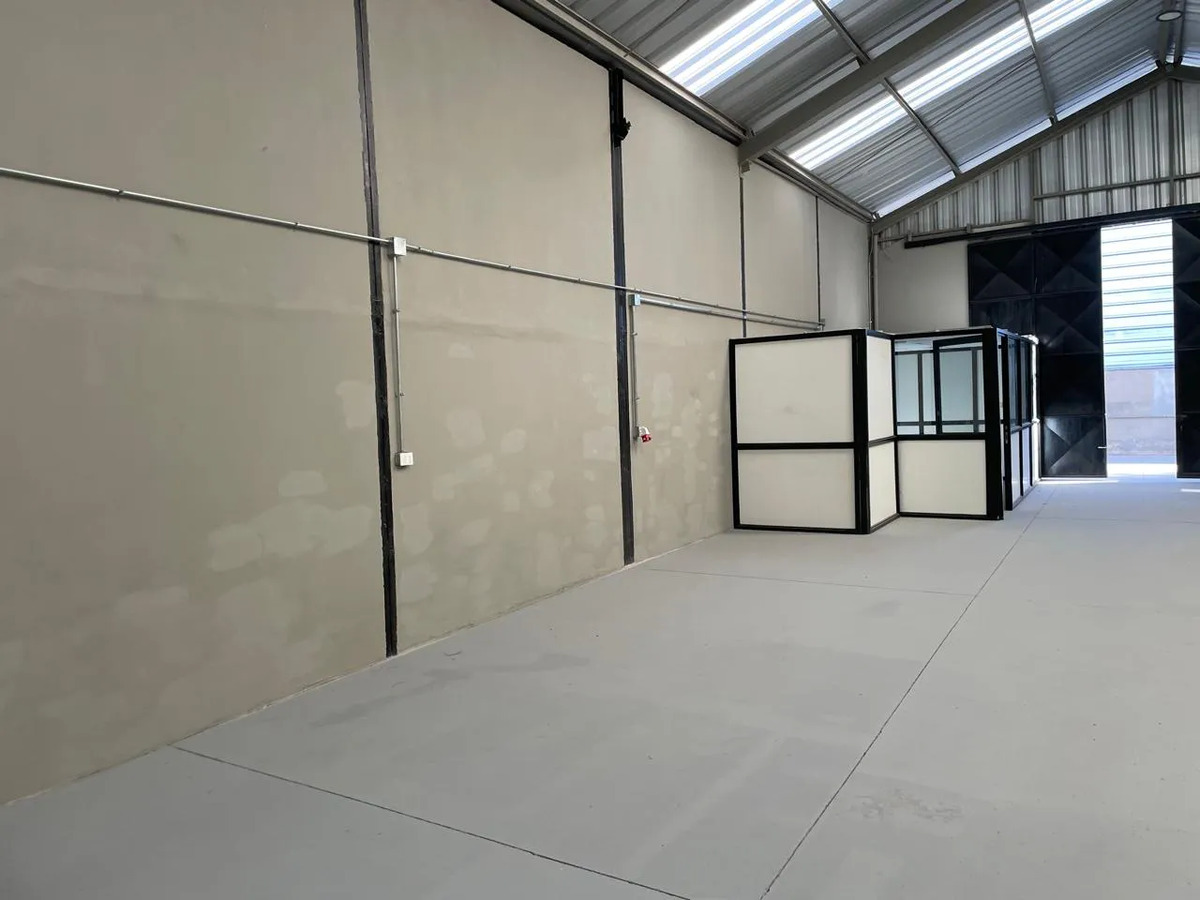 Arriendo Galp&oacute;n 1 Oficina y 2B 200 Mts - Lo Boza