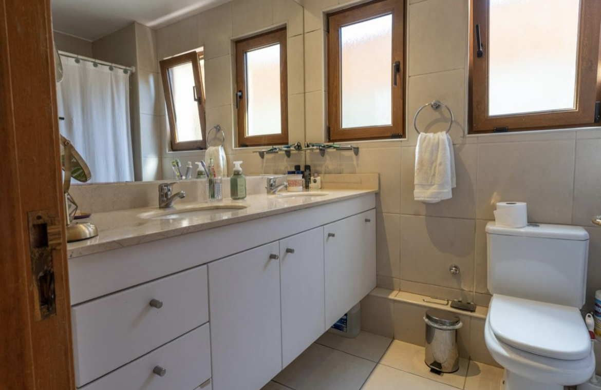 Venta Casa NP 4D no perimetral 4B 2E Los Trapenses - Lo Barnechea