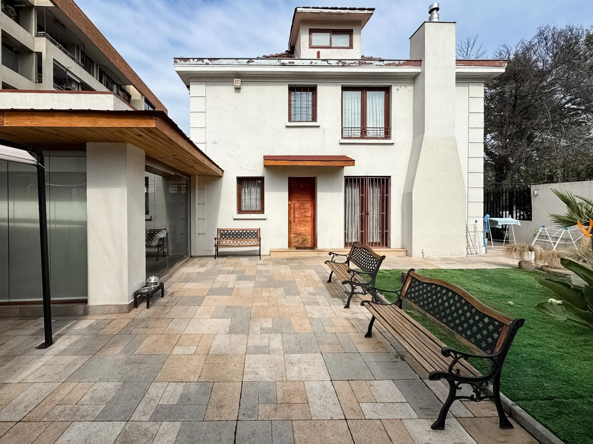 Venta Casa remodelada de 4D y 4B, &Ntilde;u&ntilde;oa 