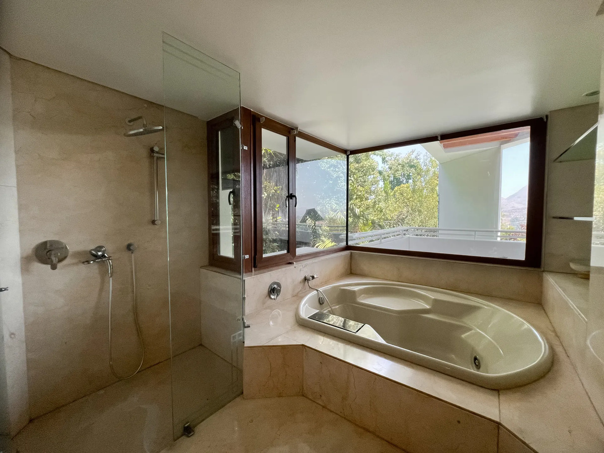 Arriendo gran Casa NP 5D  - Lo Barnechea