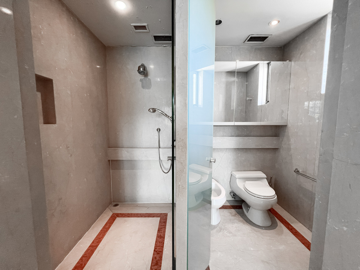 Venta departamento 2D, 2B + serv. - Valle Escondido Lo Barnechea