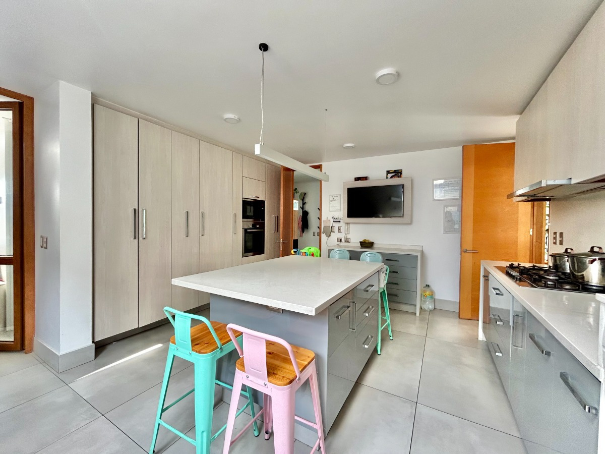  Venta Casa N 5D 4B 3E 2Bd La Dehesa - Lo Barnechea