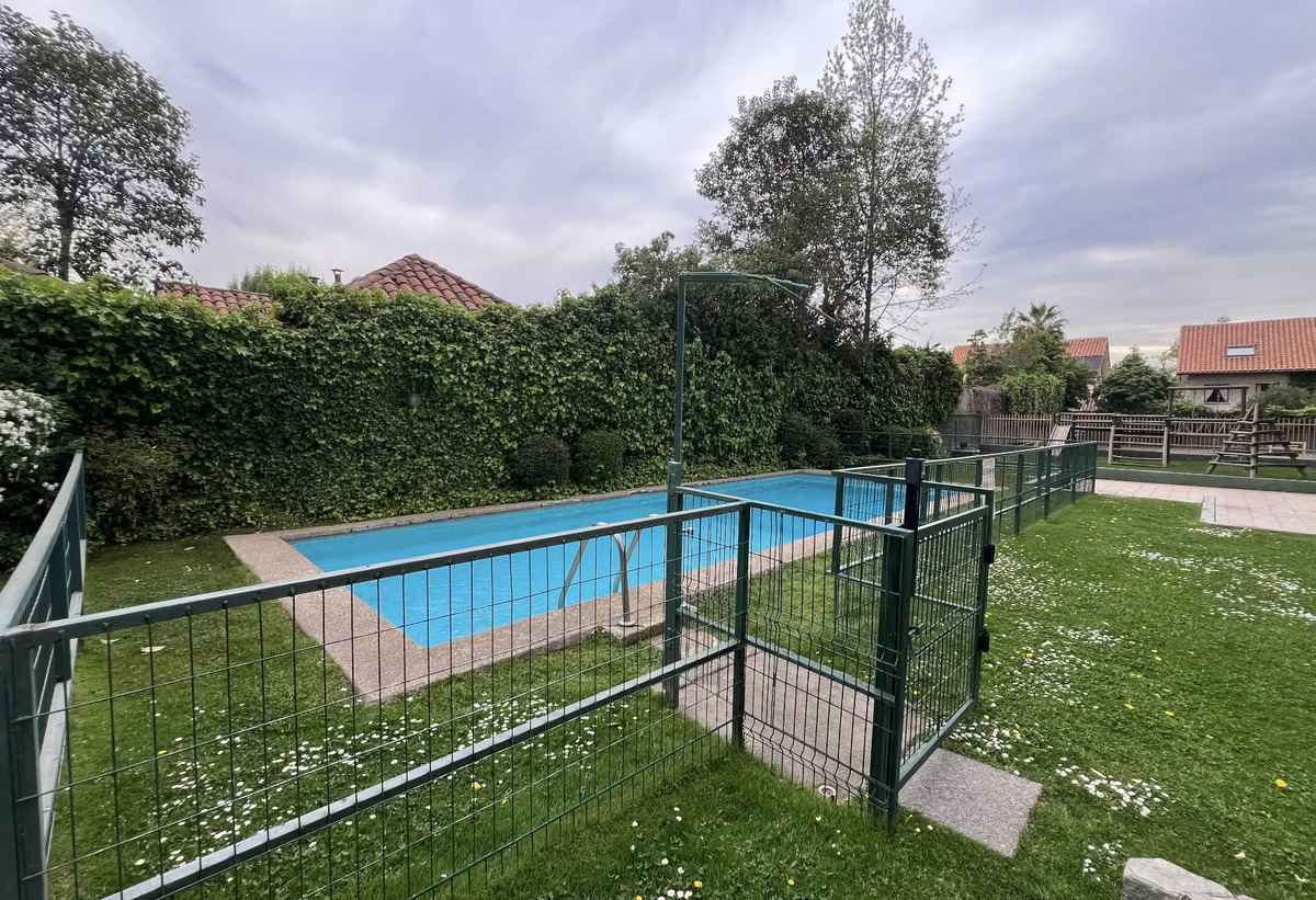 Venta 1er. Piso Patio Departamento 4D 3B - Lo Barnechea
