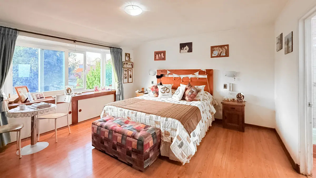 Venta Casa con Caba&ntilde;a Independiente 4D y 4B Piscina. La Reina, Sim&oacute;n Bol&iacute;var