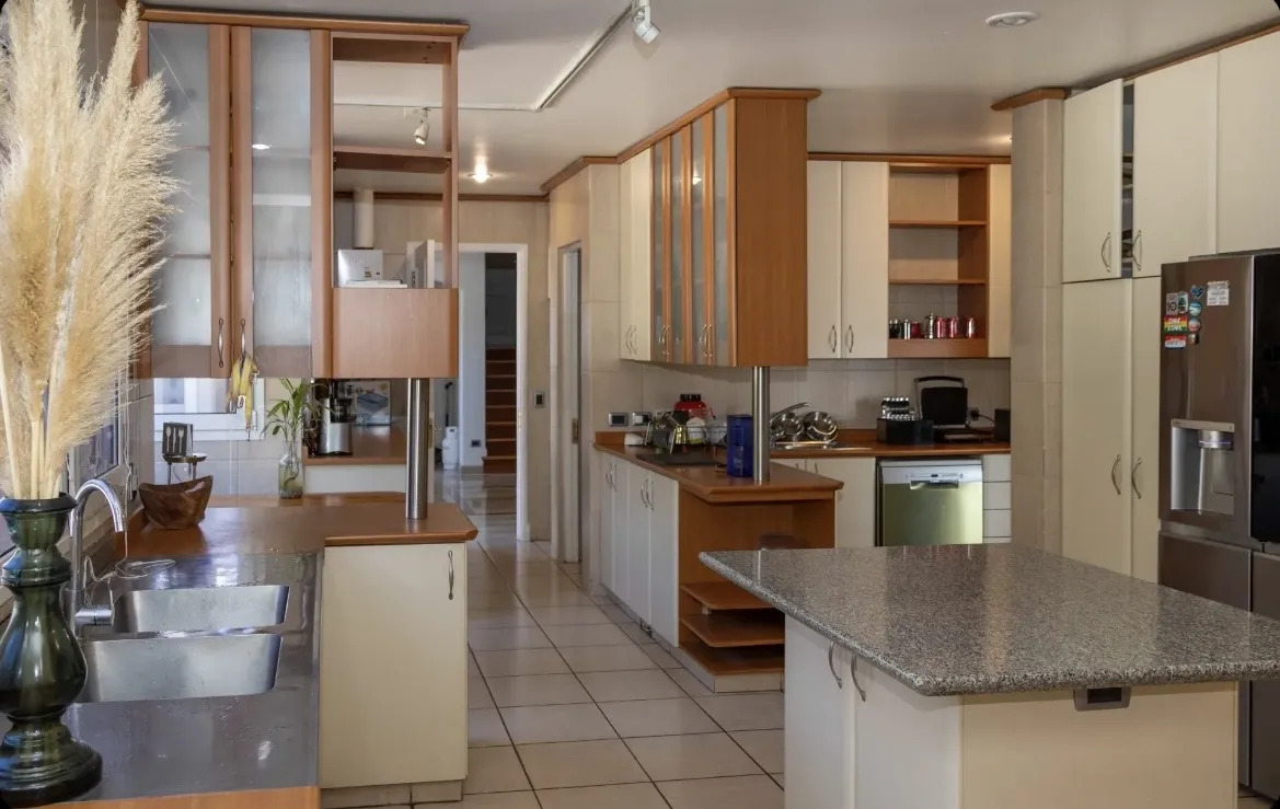 Venta Casa 9D 10B 6E 700m2 Quinchamal&iacute; - Las Condes