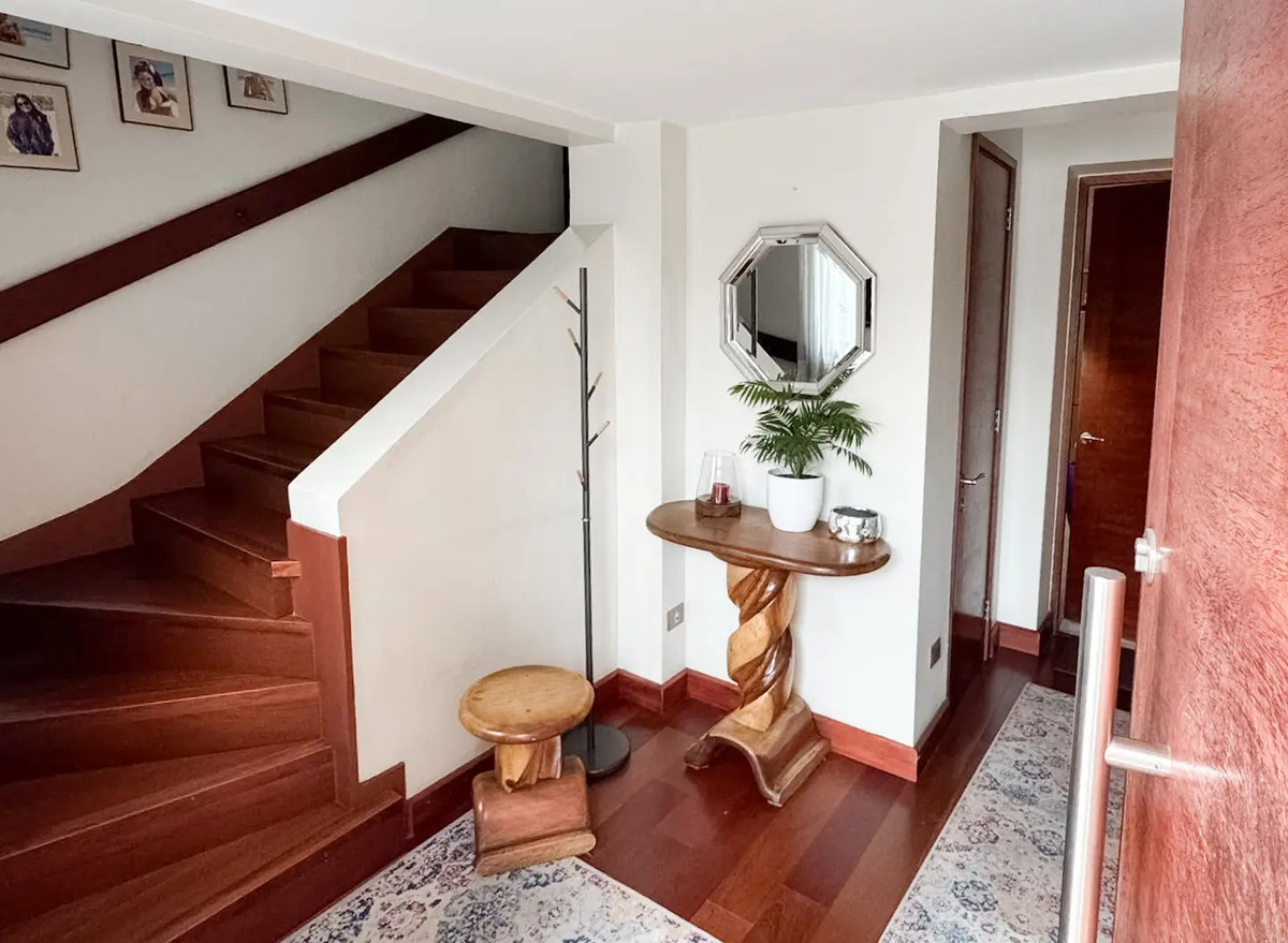 Venta Casa remodelada de 4D y 4B, &Ntilde;u&ntilde;oa 