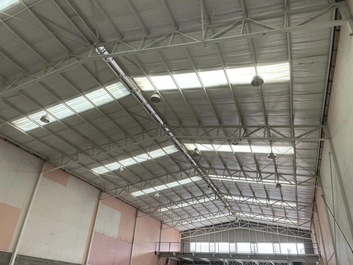 Arriendo Galp&oacute;n Industrial 830 metros - Sector San Ignacio