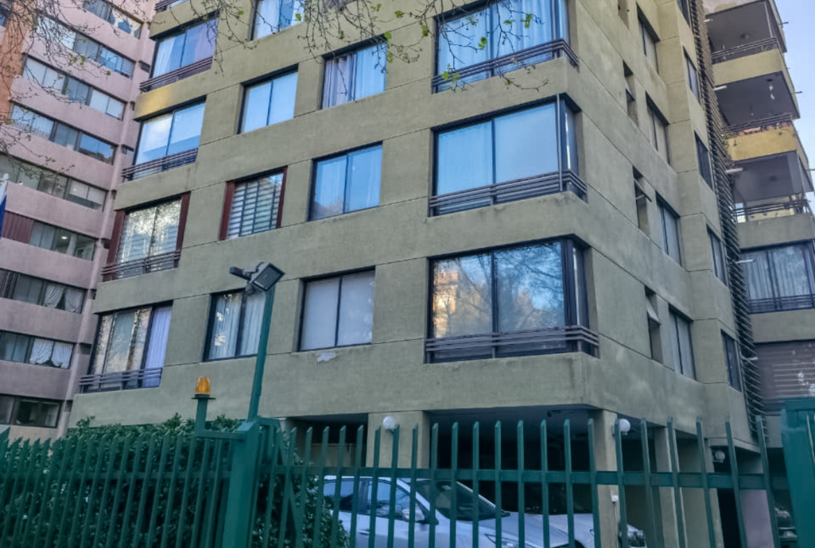 Venta Departamento antiguo de 85 m2 2D y 2B - Las Condes 