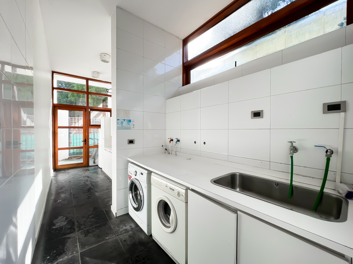Venta Casa S 5D 4B 1B Lo Curro - Vitacura