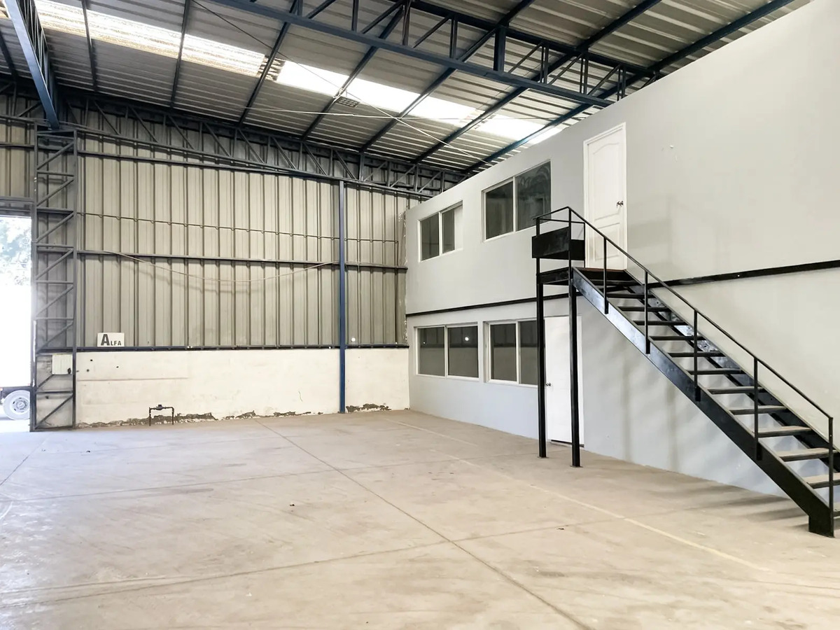 Arriendo galp&oacute;n Bodega Industrial 1.300M2  - Quilicura