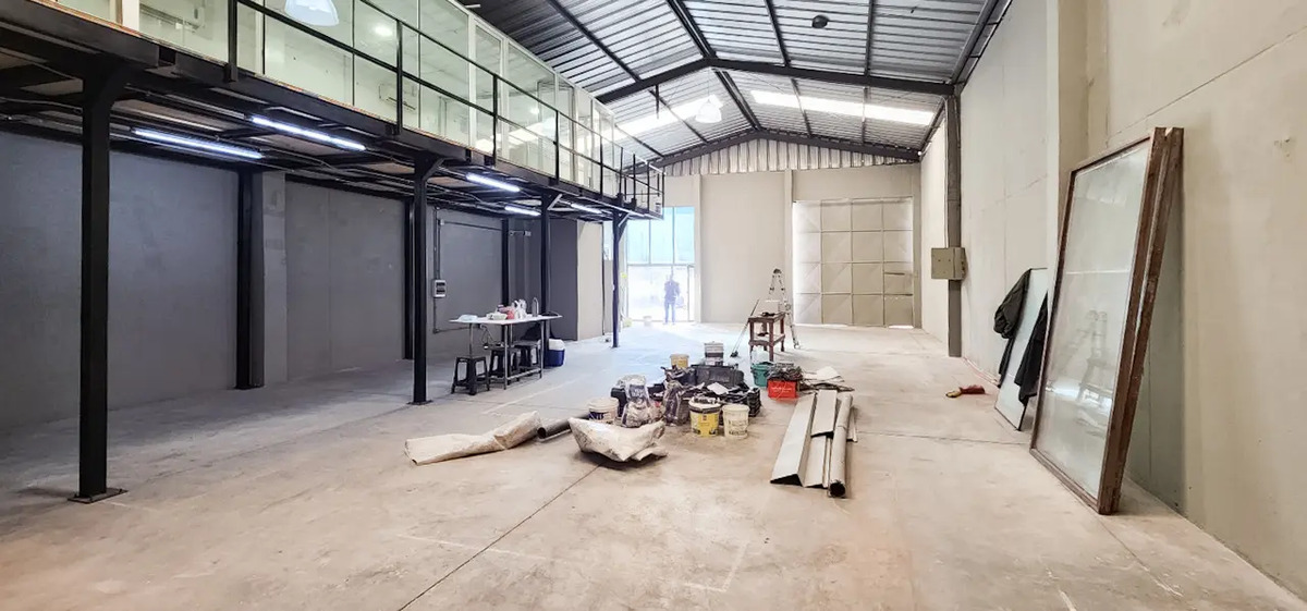 Arriendo Galp&oacute;n 3 Oficinas 2B 200 Mts - Quilicura