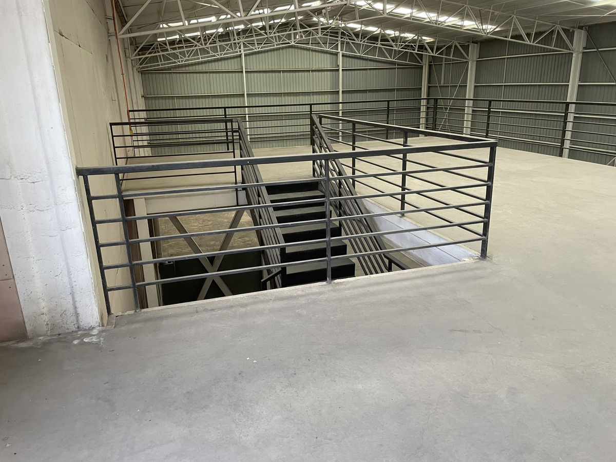 Arriendo Galpón Industrial 980 metros - Sector San Ignacio