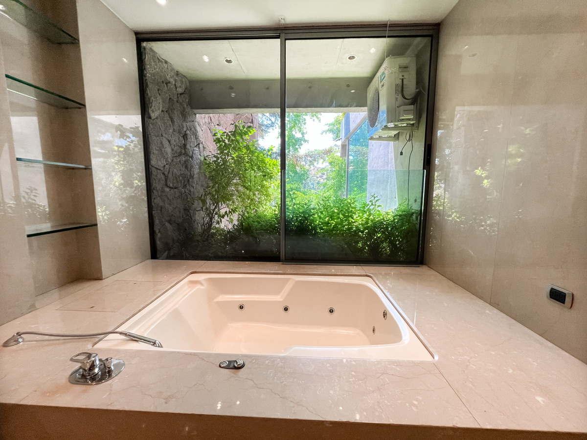 Venta departamento 2D, 2B + serv. - Valle Escondido Lo Barnechea