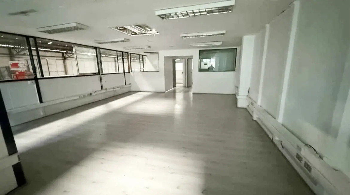 Arriendo Galp&oacute;n Industrial de 2.200m2 Macul - Santiago