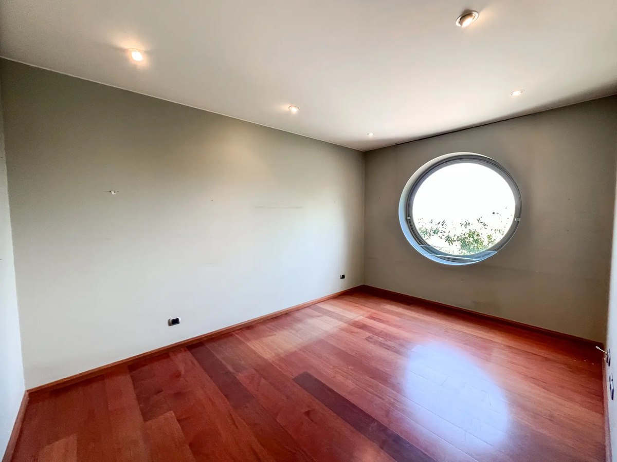 Venta 2D en 4B + serv. Valle Escondido, Lo Barnechea