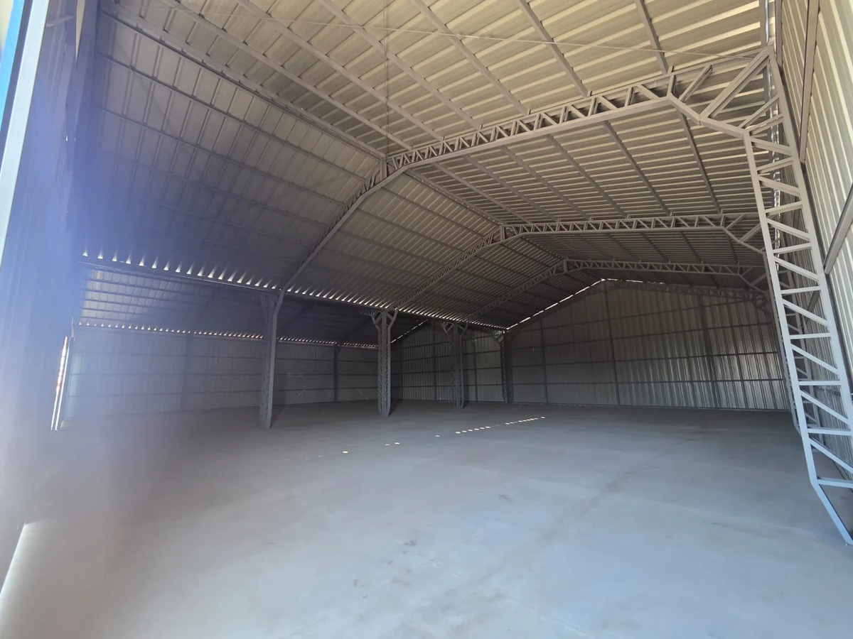 Arriendo Galp&oacute;n Industrial de 720 mts2 Lampa - Santiago