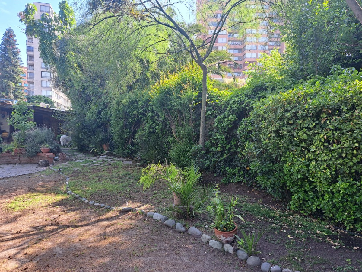 Casa antigua NO 5D 3B 6E 1Bd Metro Manquehue - Las Condes