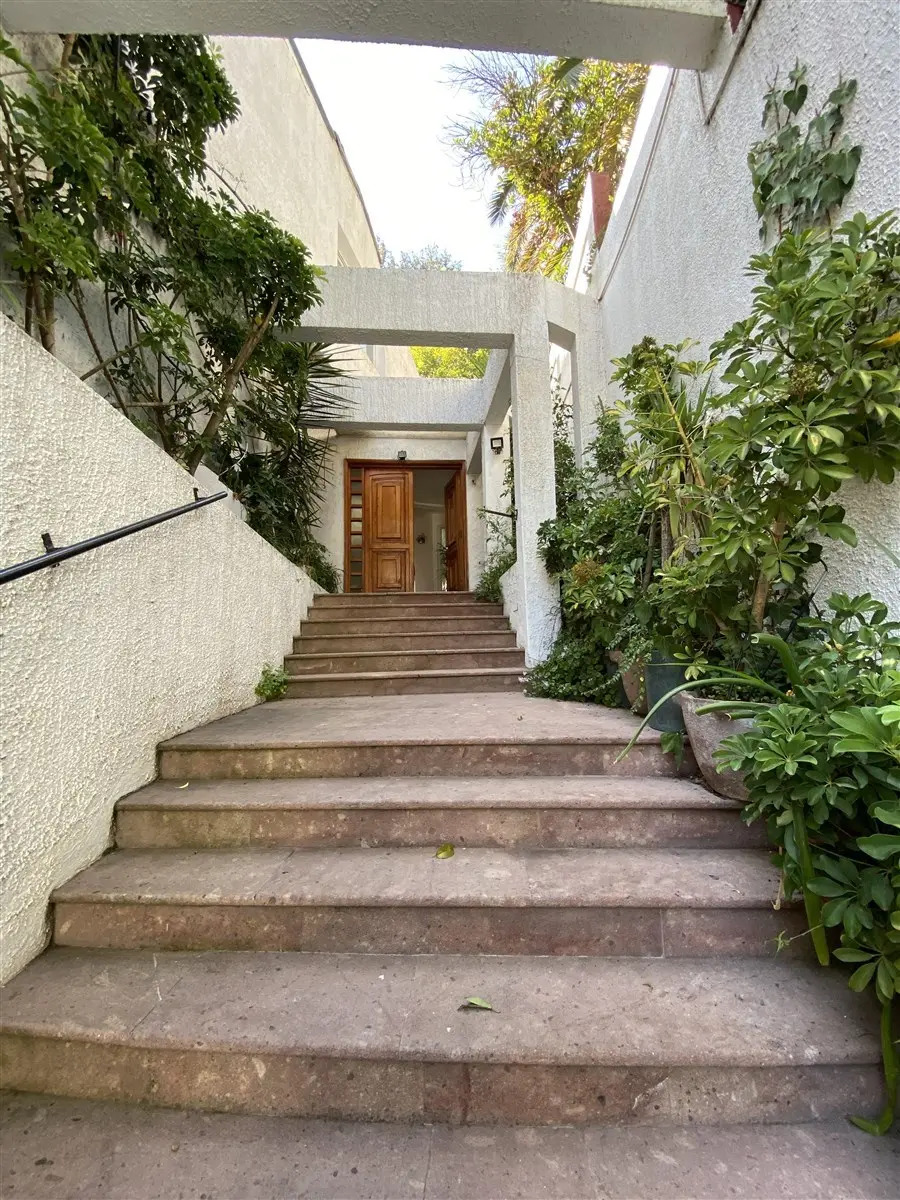  Casa en venta NP 8D 12B 6E 1Bd 700m2 Quinchamal&iacute; - Las Condes