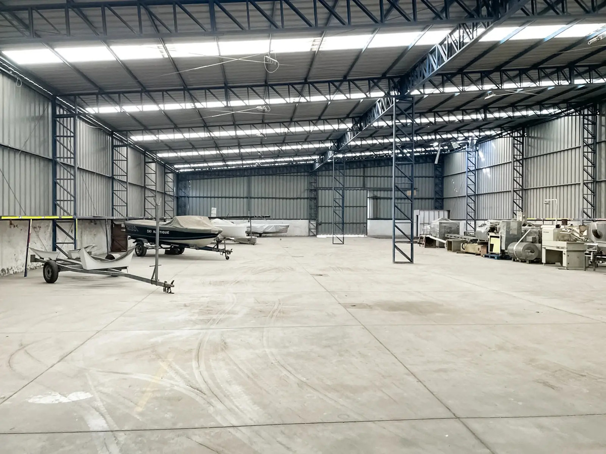 Arriendo galp&oacute;n Bodega Industrial 1.300M2  - Quilicura