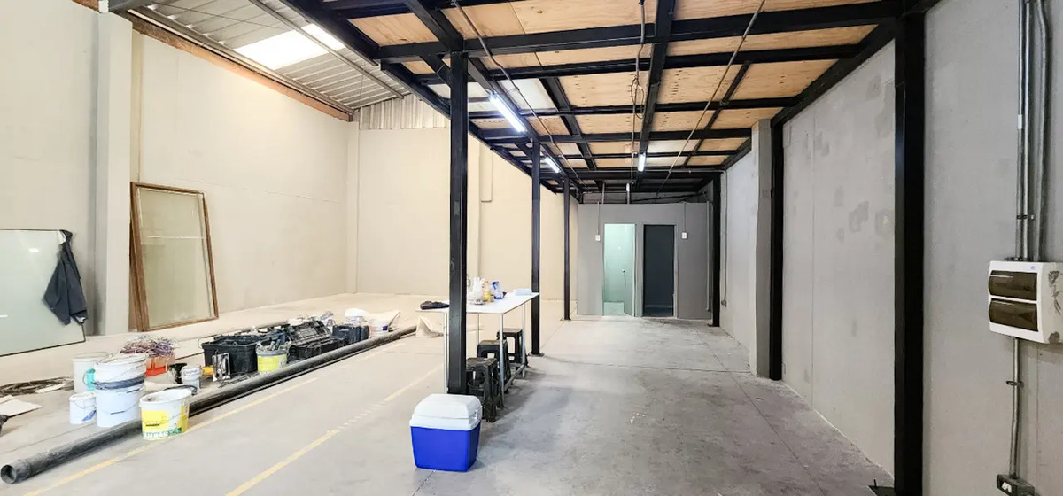 Arriendo Galp&oacute;n 3 Oficinas 2B 200 Mts - Quilicura