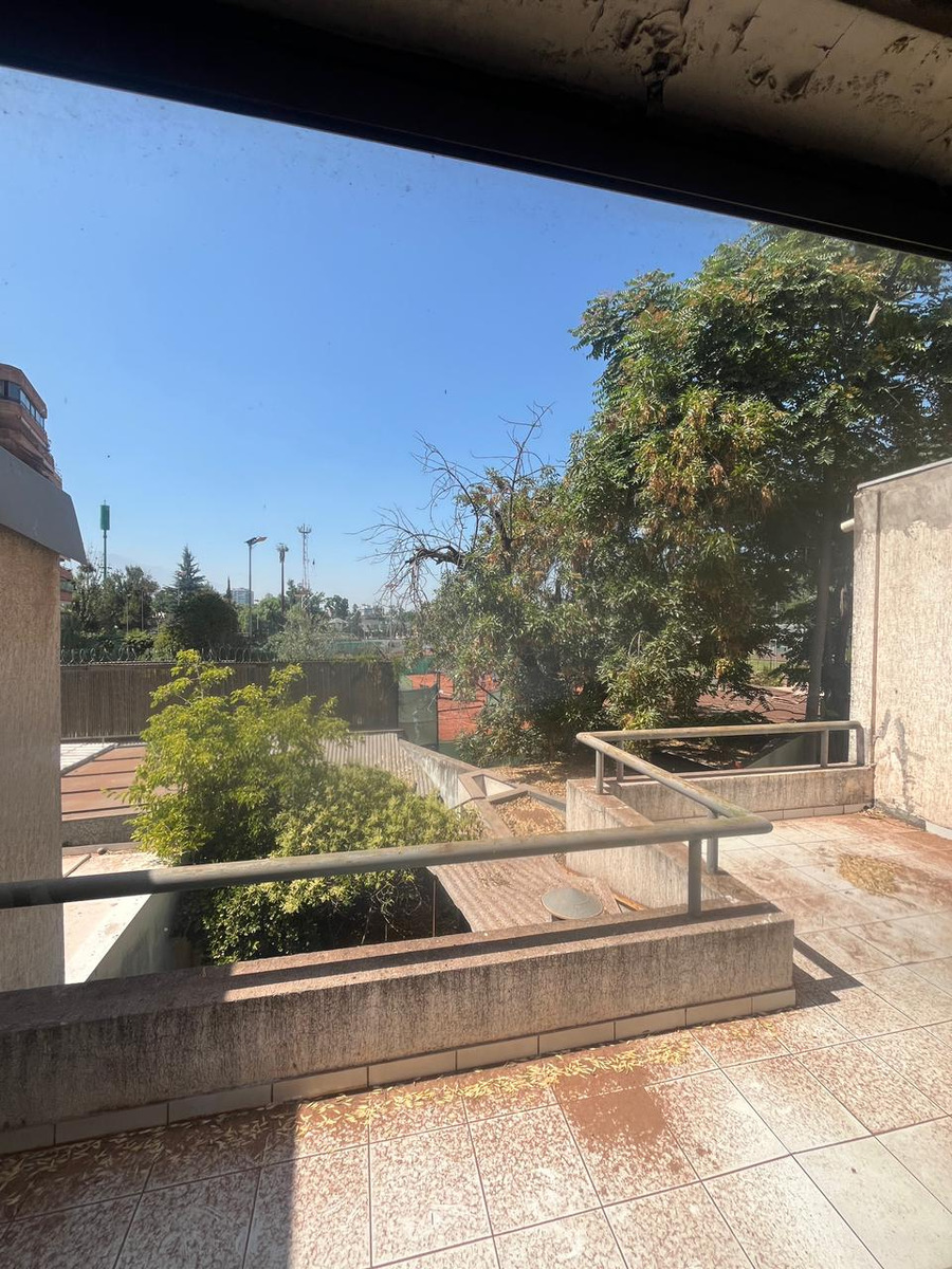 Venta OFICINA 3 pisos REMODELAR - Las Condes