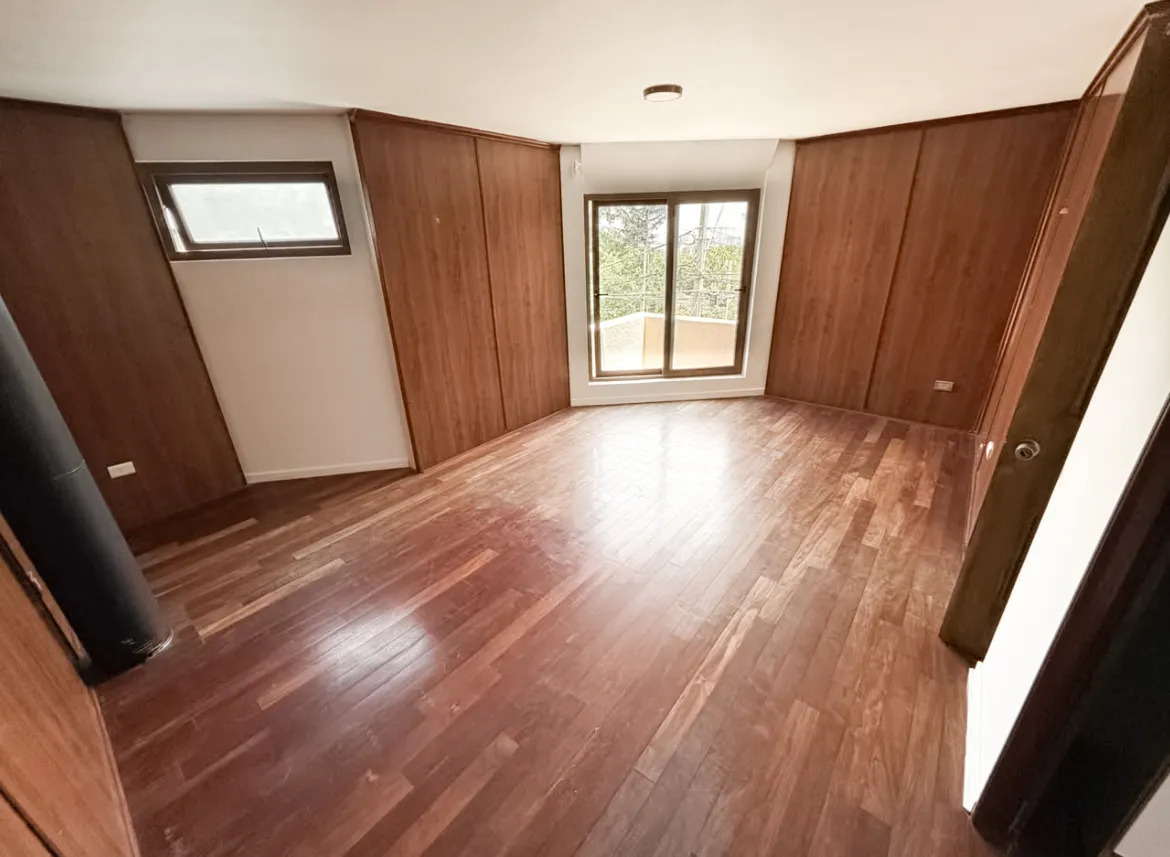 Venta Casa 3D y 2B + servicio Los Dominicos - Las Condes