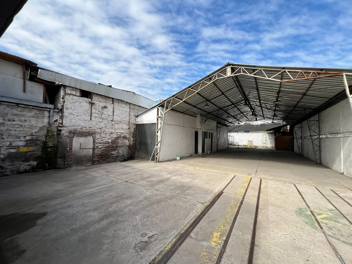 Arriendo Bodega 450 Mts en Balmaceda, Santiago