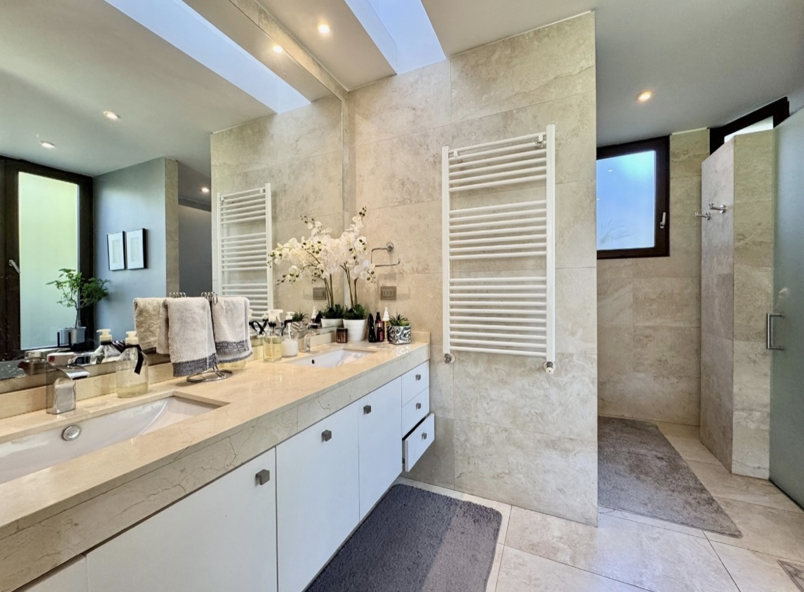 Venta Maravillosa Casa 6D 6B 4E - Lo Barnechea