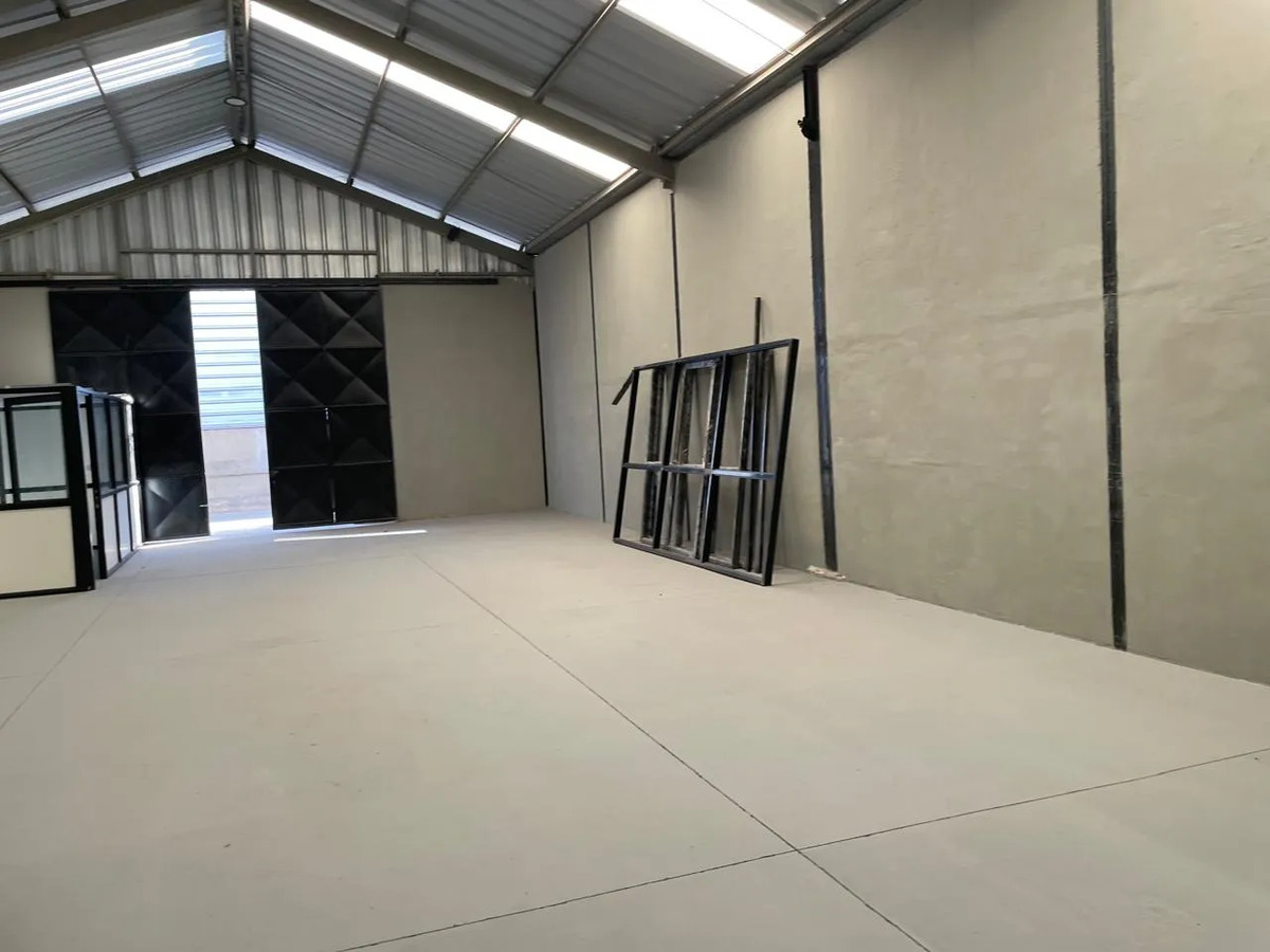 Arriendo Galp&oacute;n 1 Oficina y 2B 200 Mts - Lo Boza