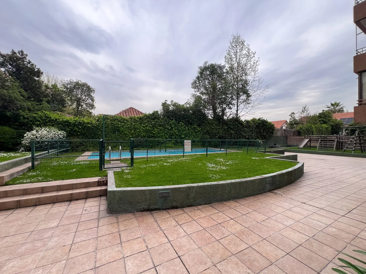 Venta 1er. Piso Patio Departamento 4D 3B - Lo Barnechea