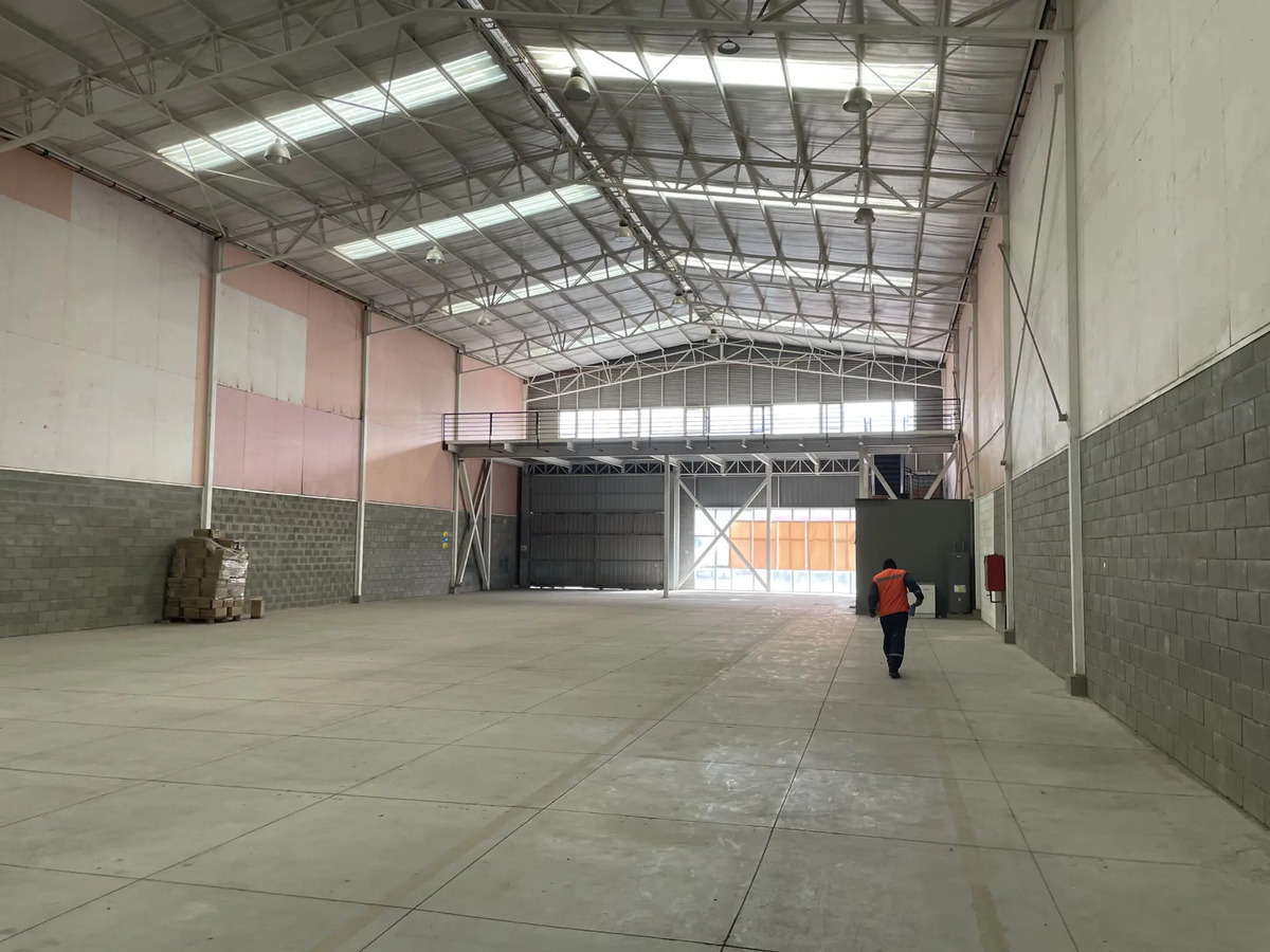 Arriendo Galp&oacute;n Industrial 830 metros - Sector San Ignacio