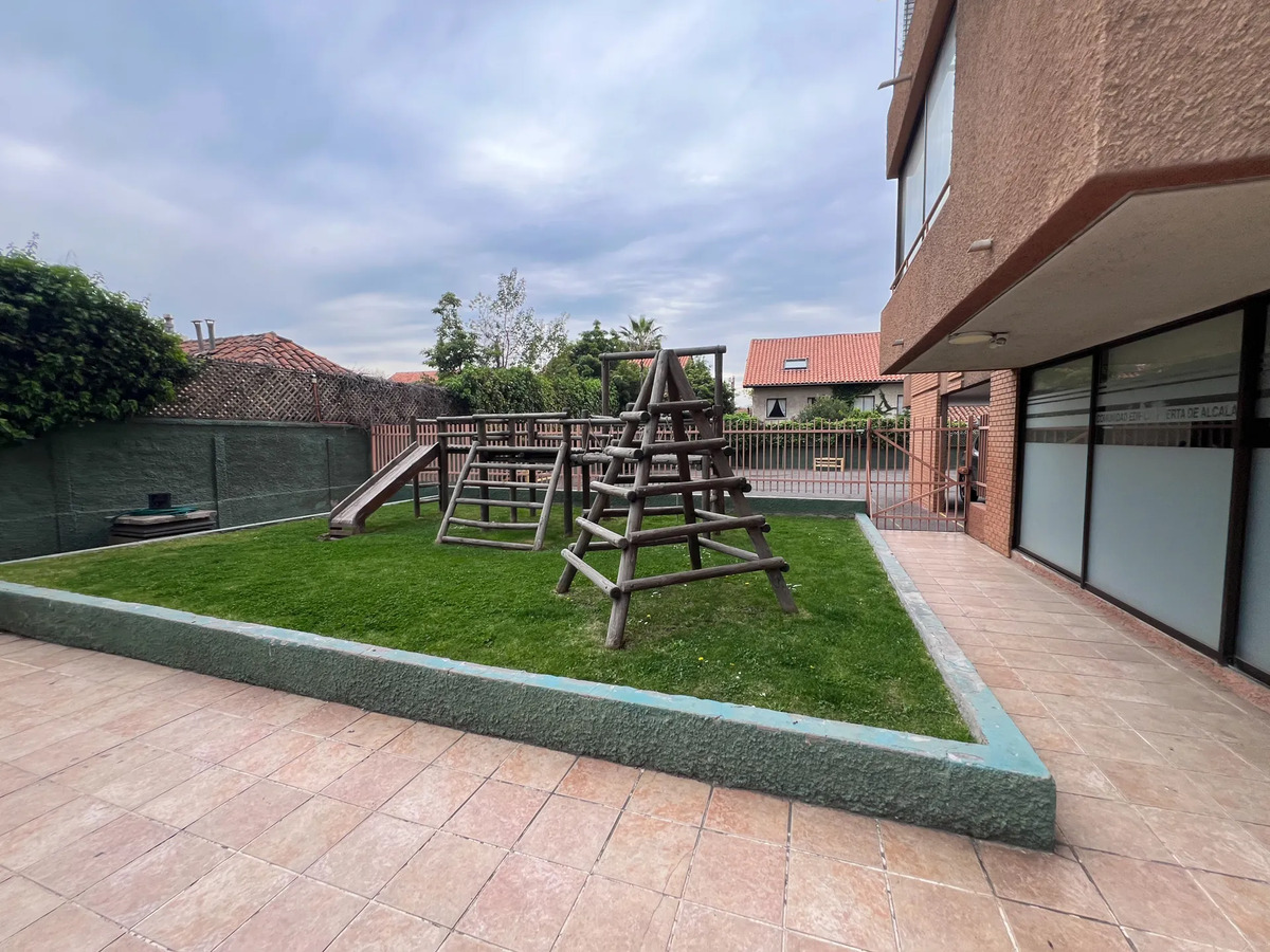 Venta 1er. Piso Patio Departamento 4D 3B - Lo Barnechea