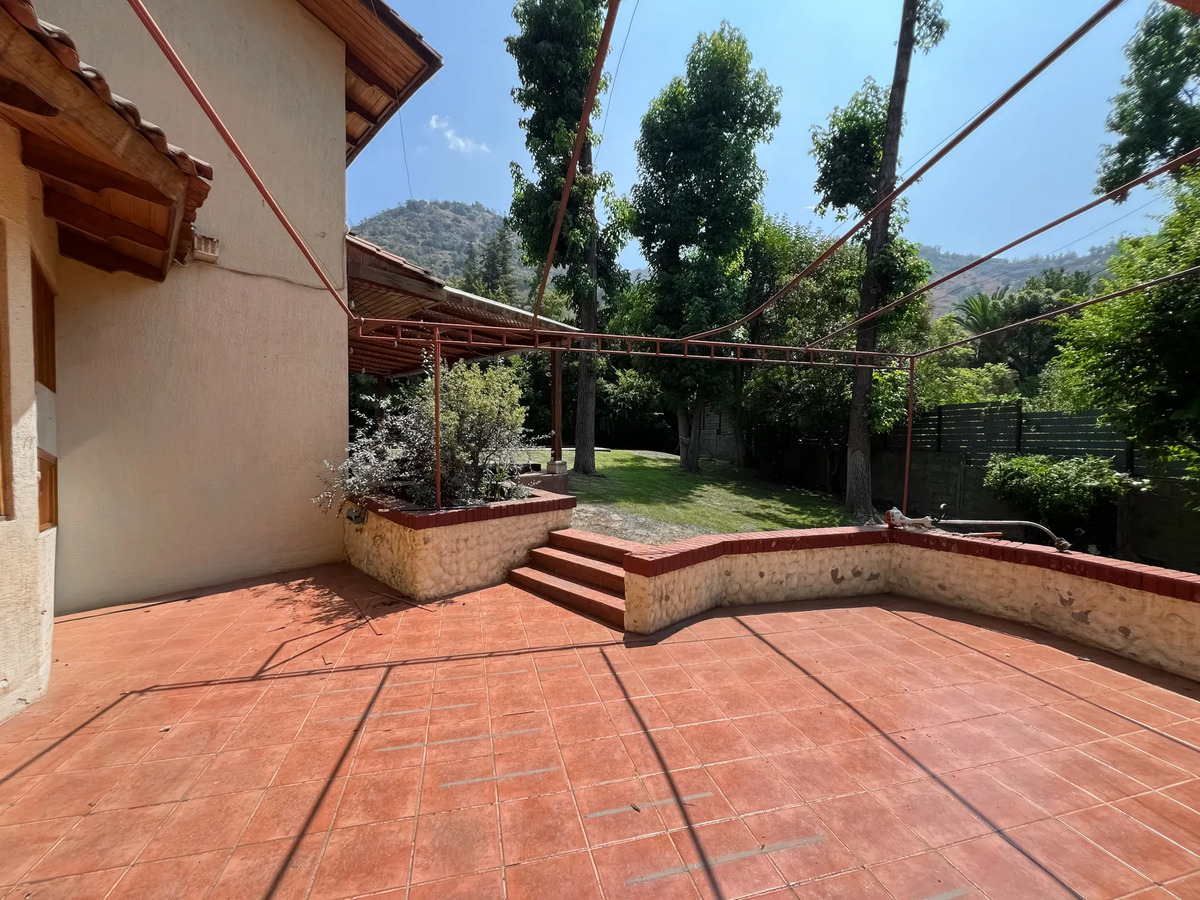 Casa de Campo de 5D y 3B + servicio Santa Maria, Vitacura