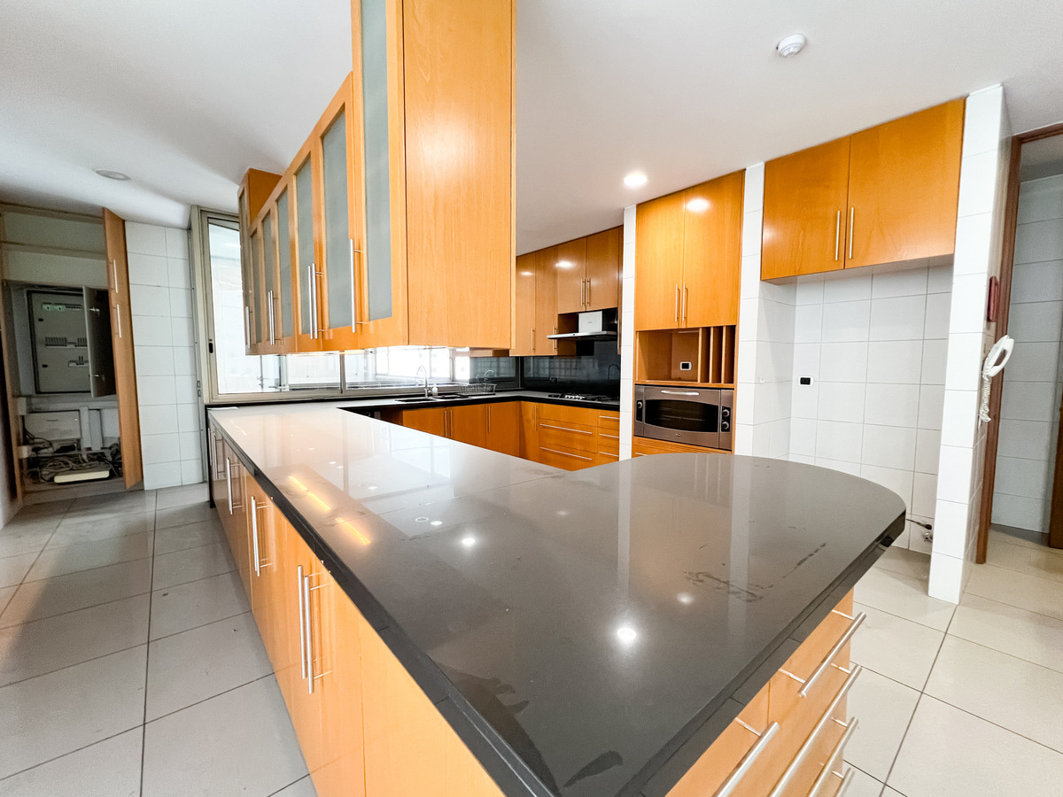 Venta departamento 2D, 2B + serv. - Valle Escondido Lo Barnechea