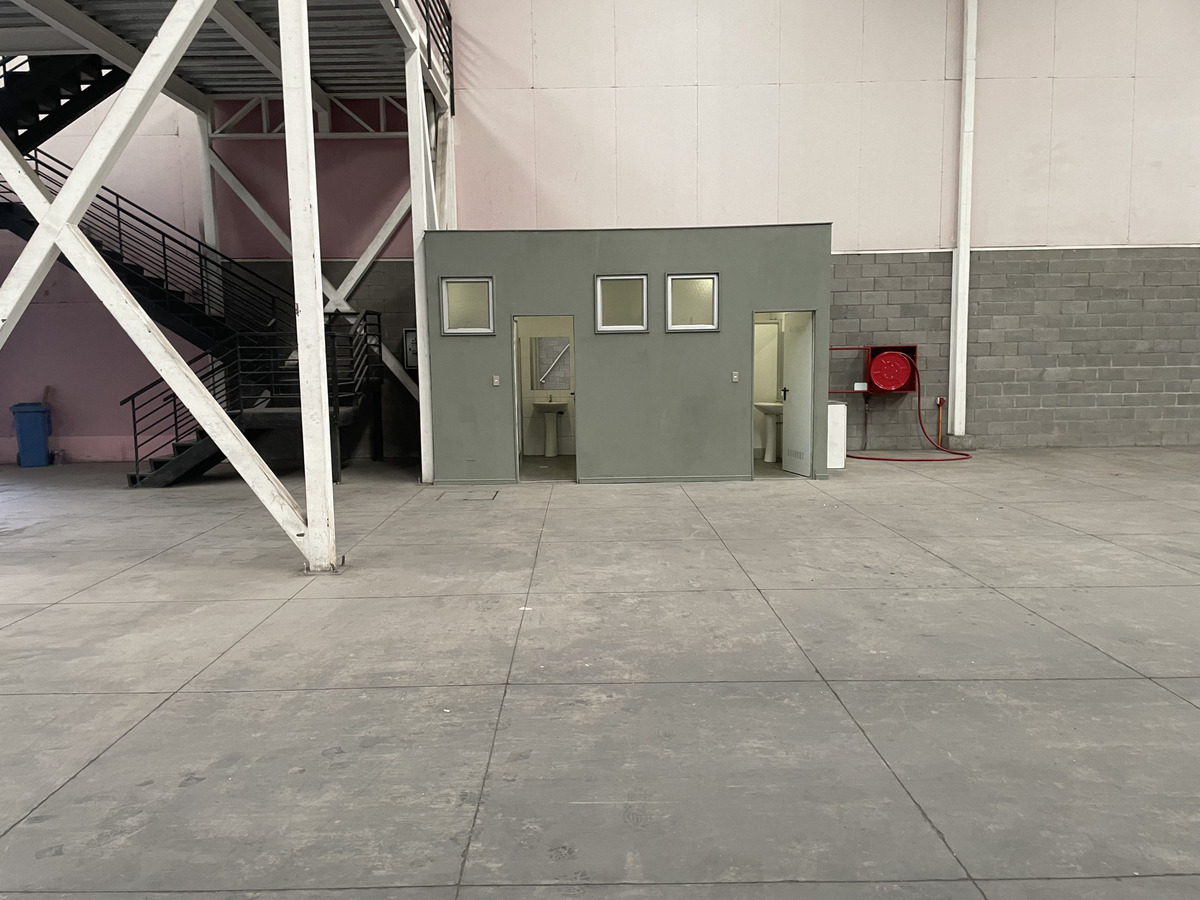 Arriendo Galpón Industrial 980 metros - Sector San Ignacio