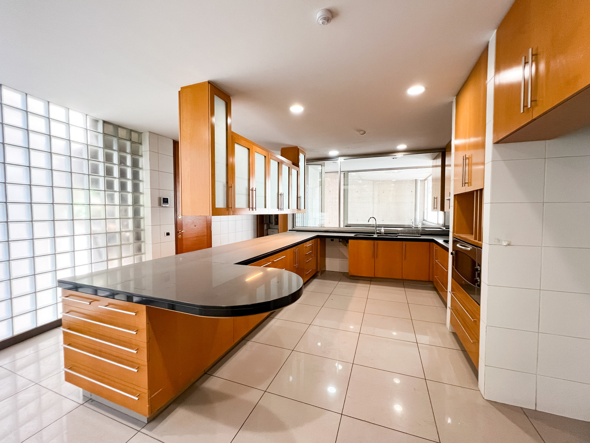 Venta departamento 2D, 2B + serv. - Valle Escondido Lo Barnechea