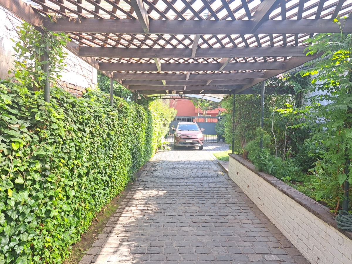 Casa antigua NO 5D 3B 6E 1Bd Metro Manquehue - Las Condes