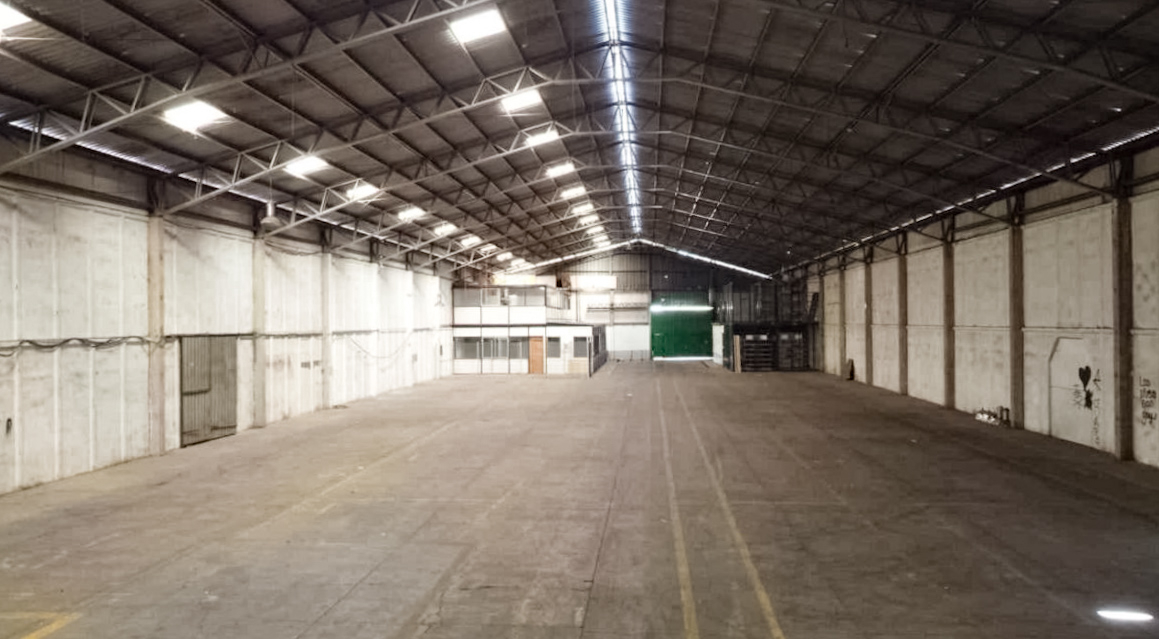 Arriendo Galp&oacute;n Industrial de 2.200m2 Macul