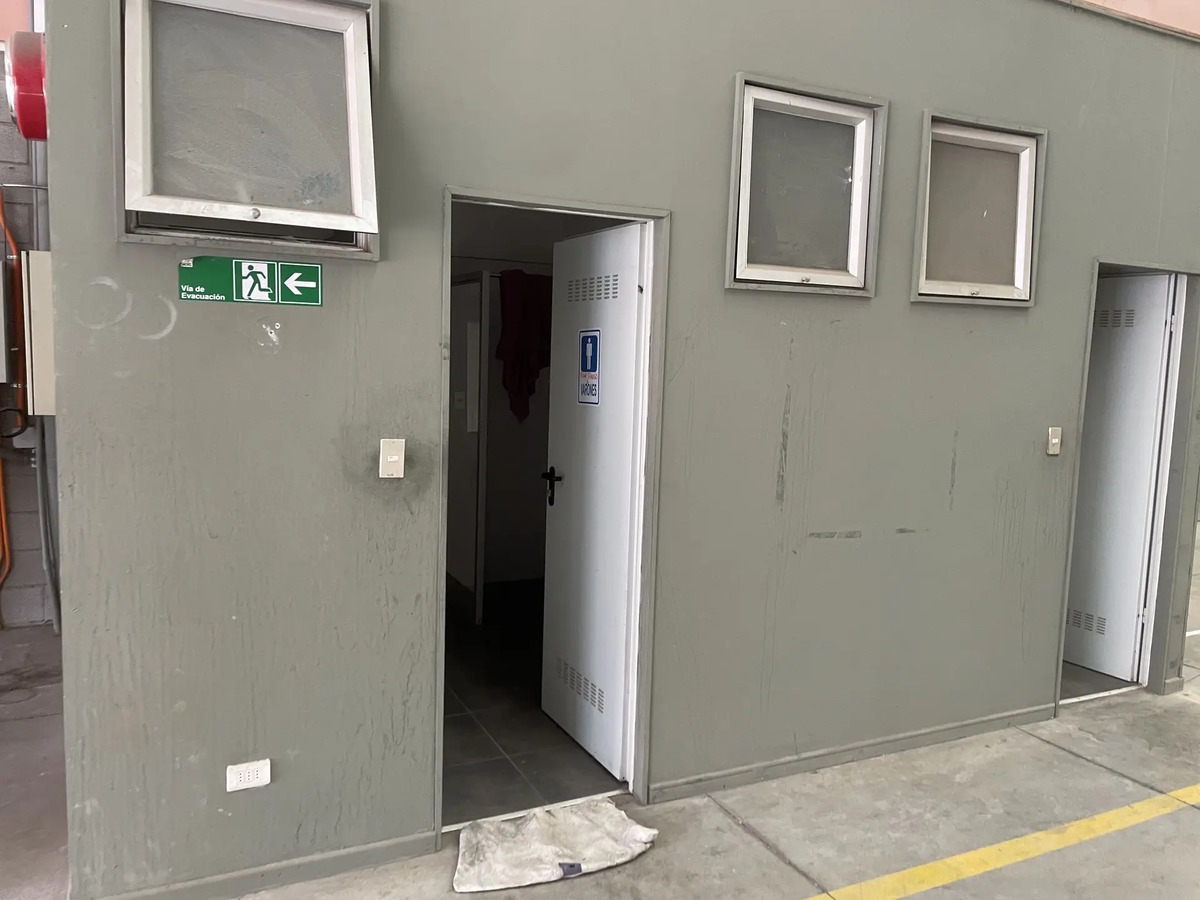 Arriendo Galp&oacute;n Industrial 830 metros - Sector San Ignacio