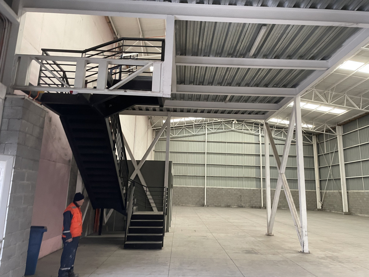 Arriendo Galpón Industrial 980 metros - Sector San Ignacio