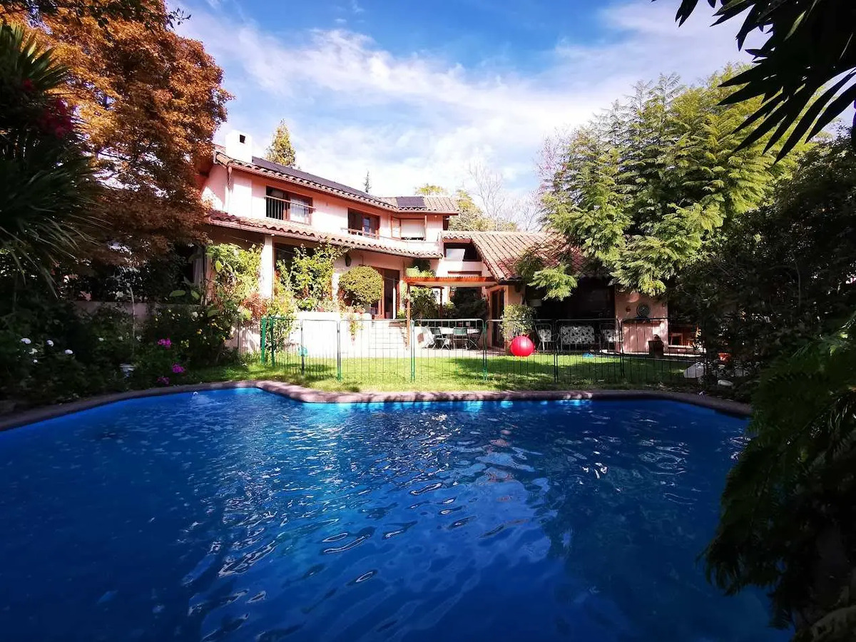 Casa Venta NP 5D 5B 2E 1Bd Los Dominicos - Las Condes