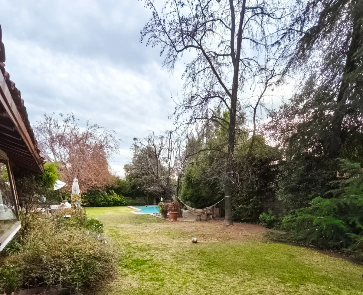 Venta Casa 4D + servicio - Las Condes