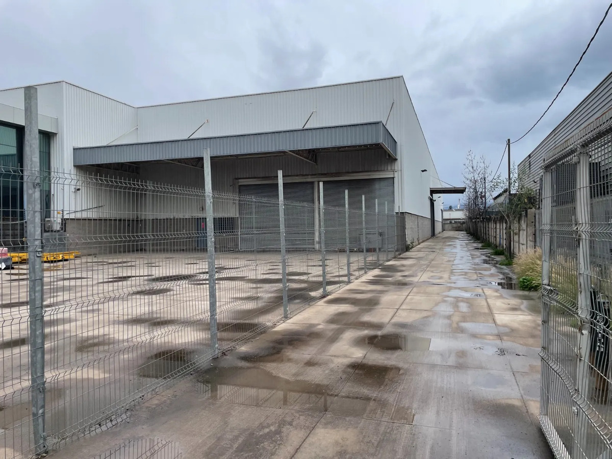 Arriendo Galp&oacute;n Industrial 1600 m2 San Ignacio - Quilicura